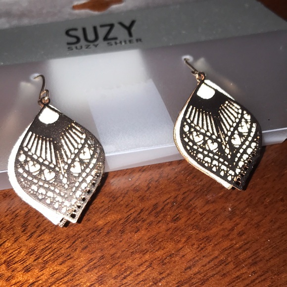 NWT Suzy Shier Earrings - Picture 2 of 3